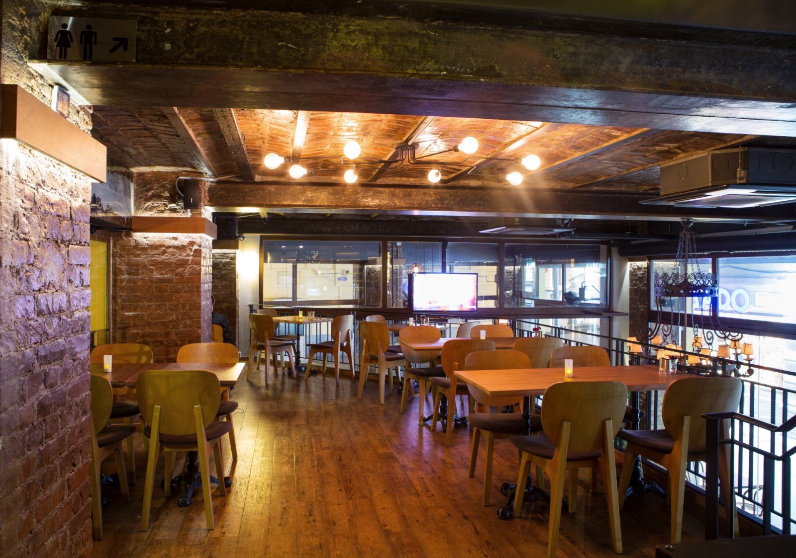 Parole Cafe-Restaurant