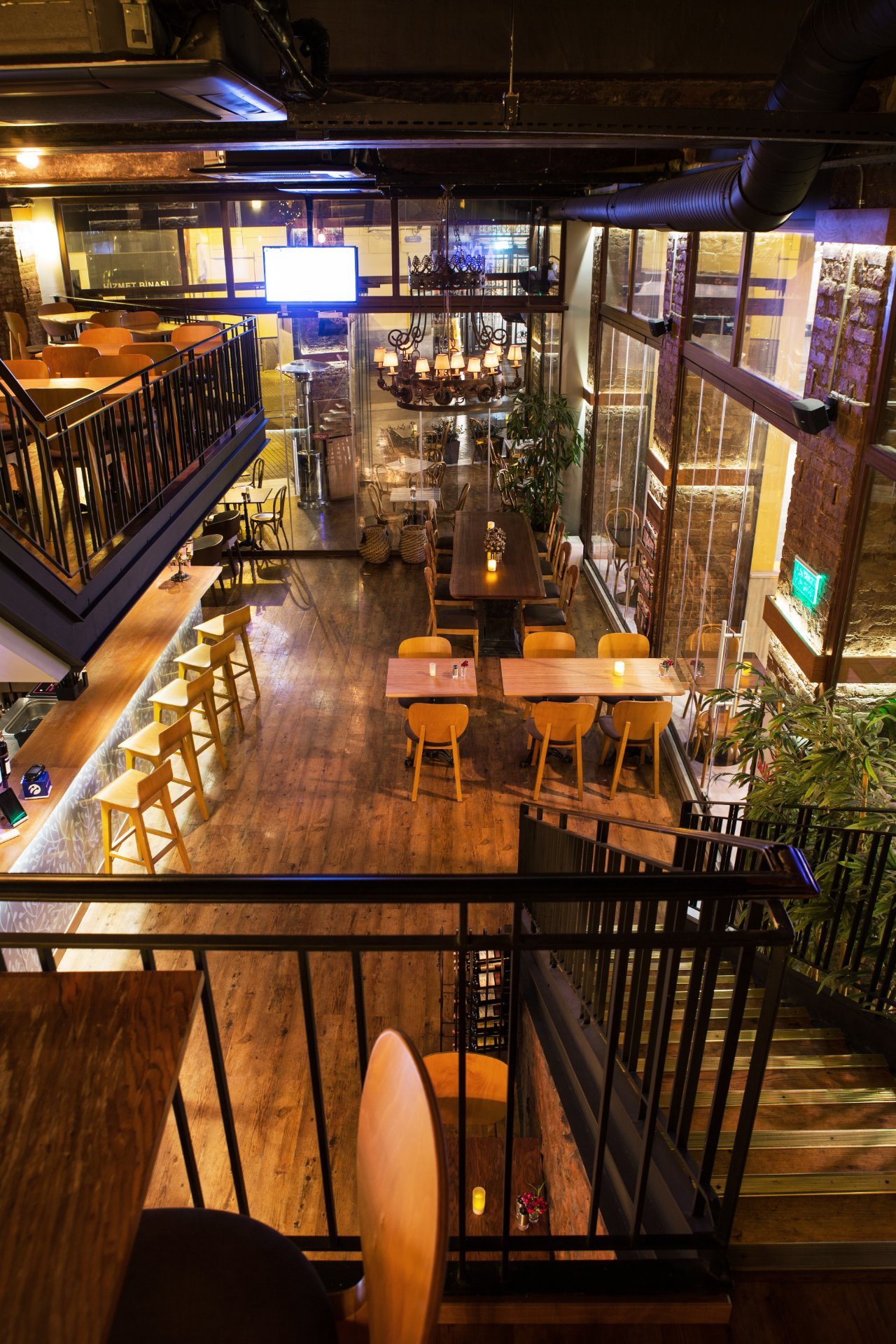 Parole Cafe-Restaurant
