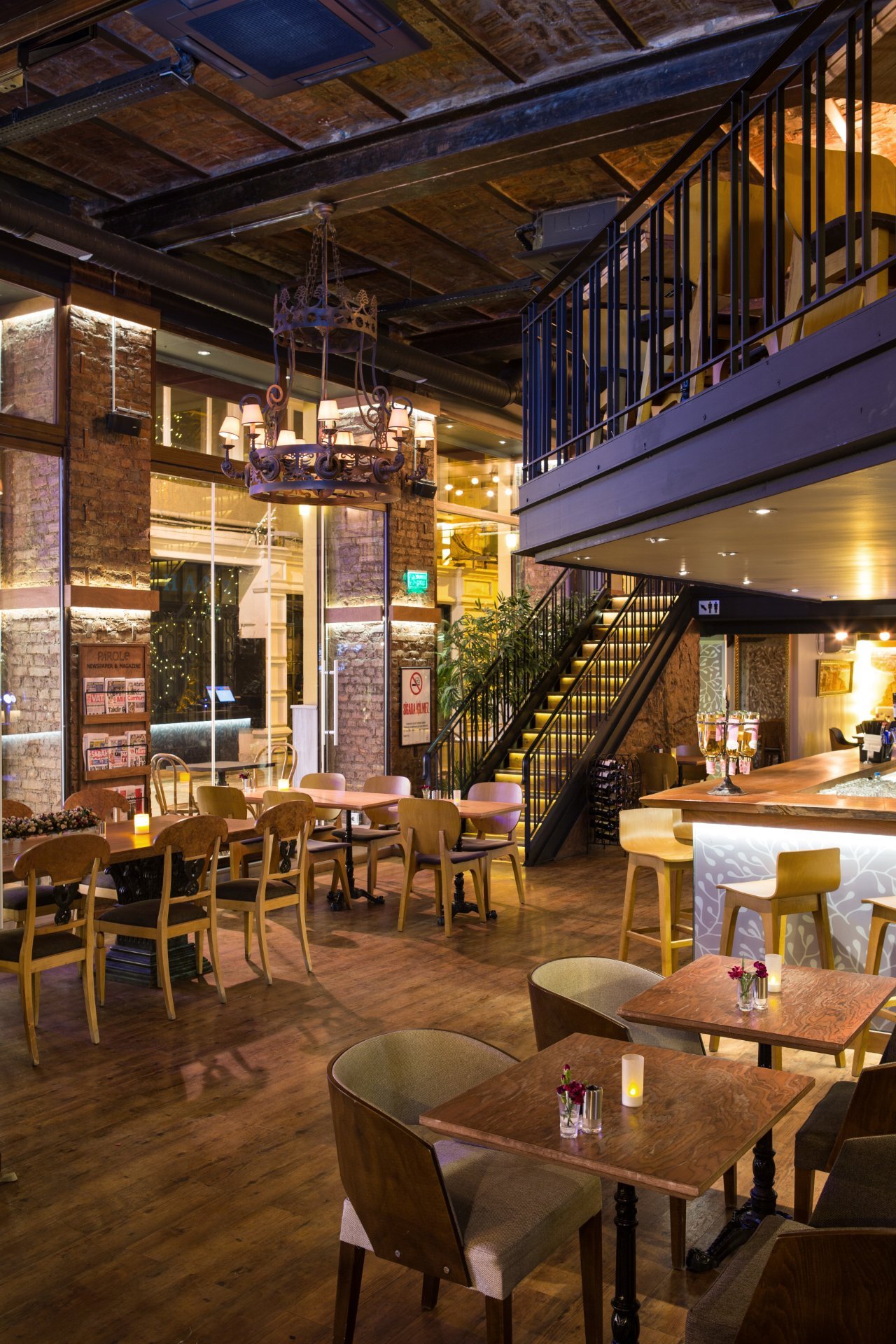 Parole Cafe-Restaurant