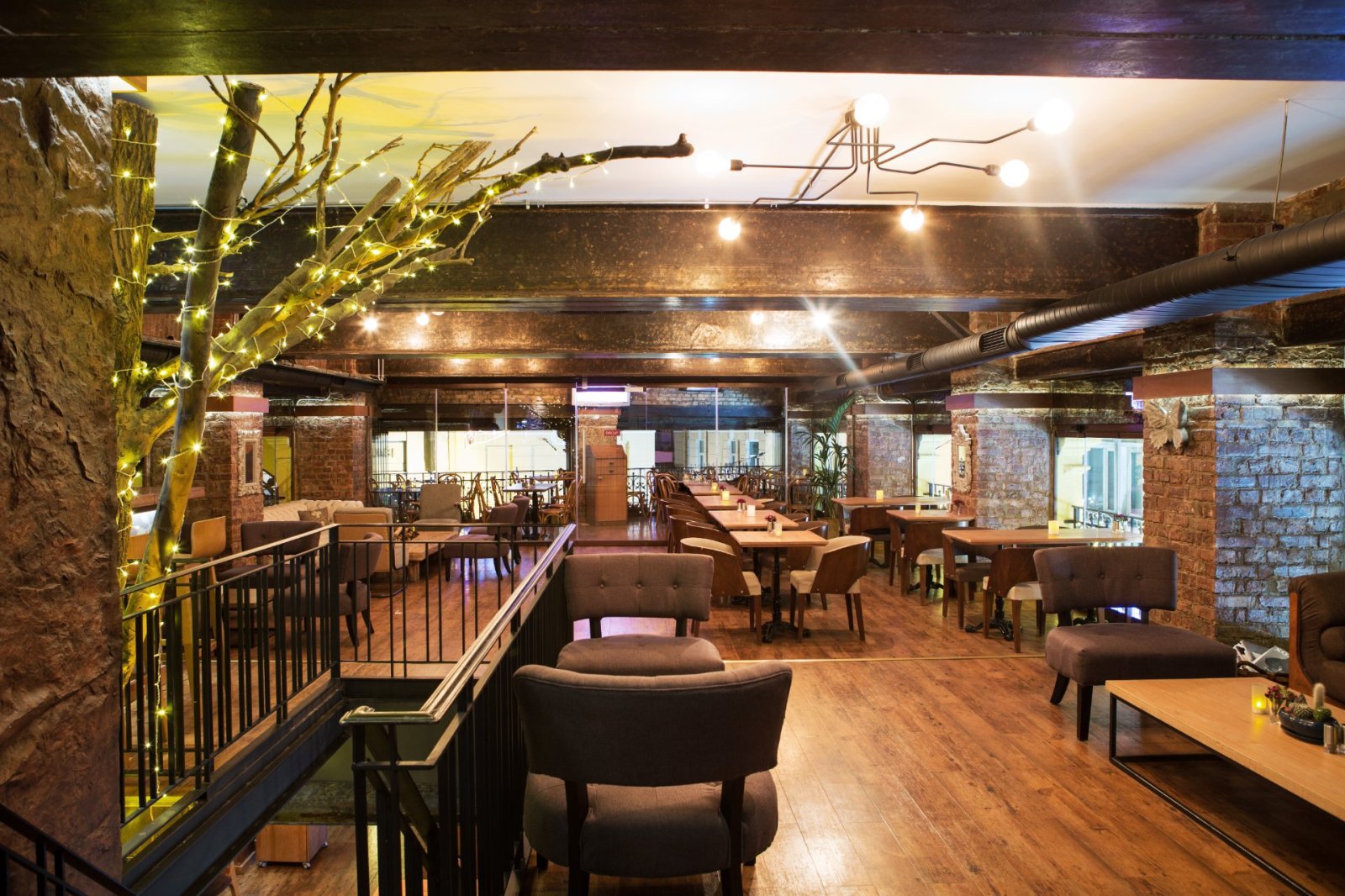 Parole Cafe-Restaurant