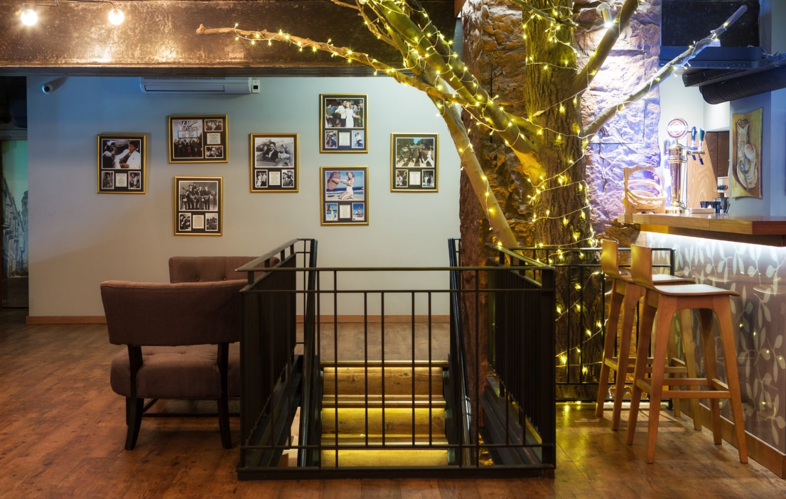 Parole Cafe-Restaurant