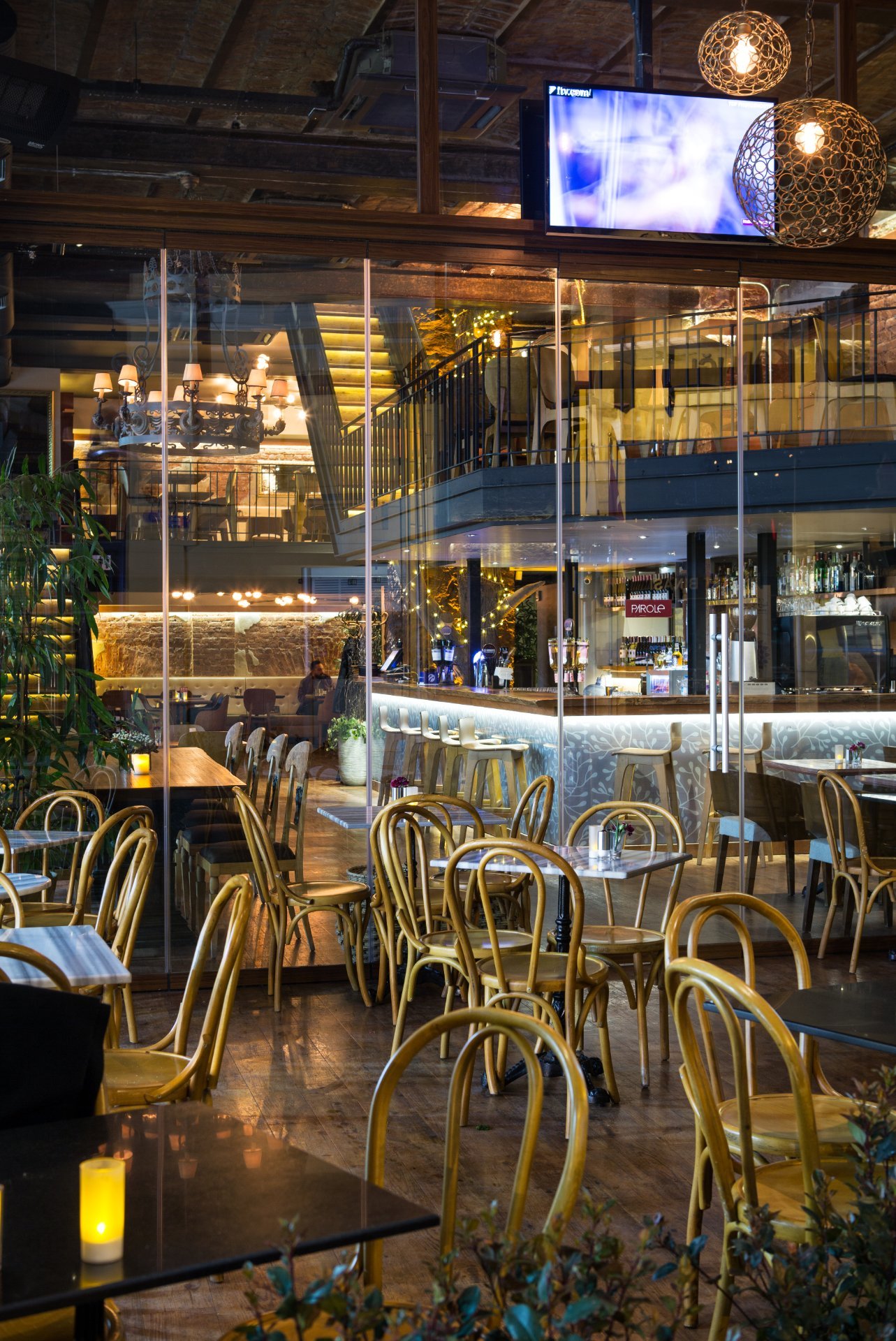 Parole Cafe-Restaurant